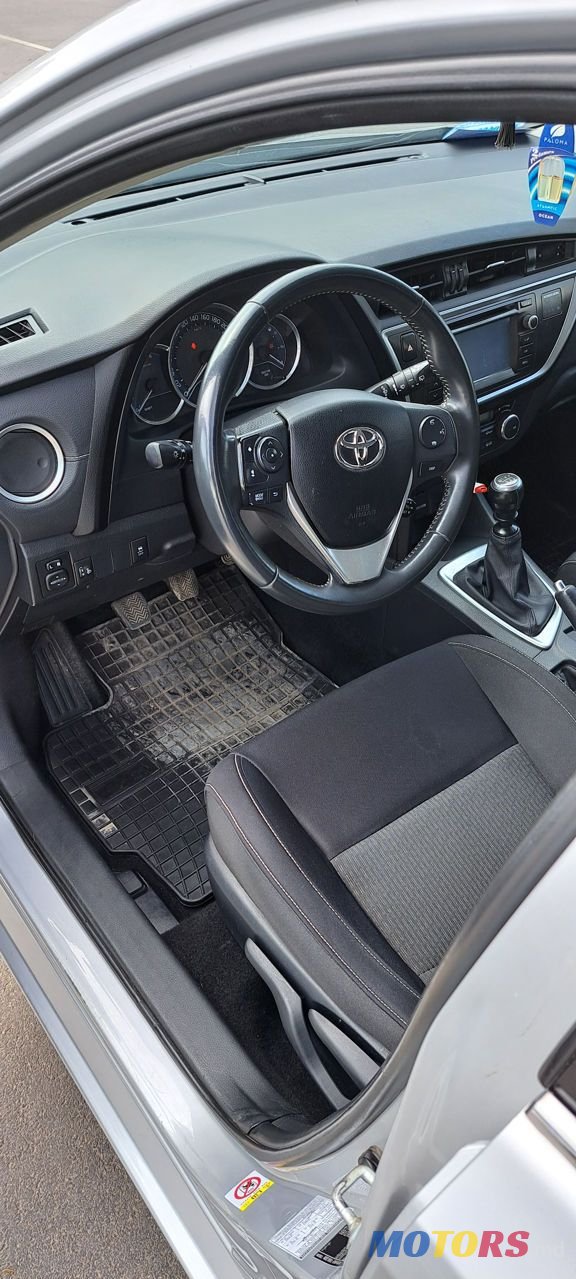 2016' Toyota Auris photo #6