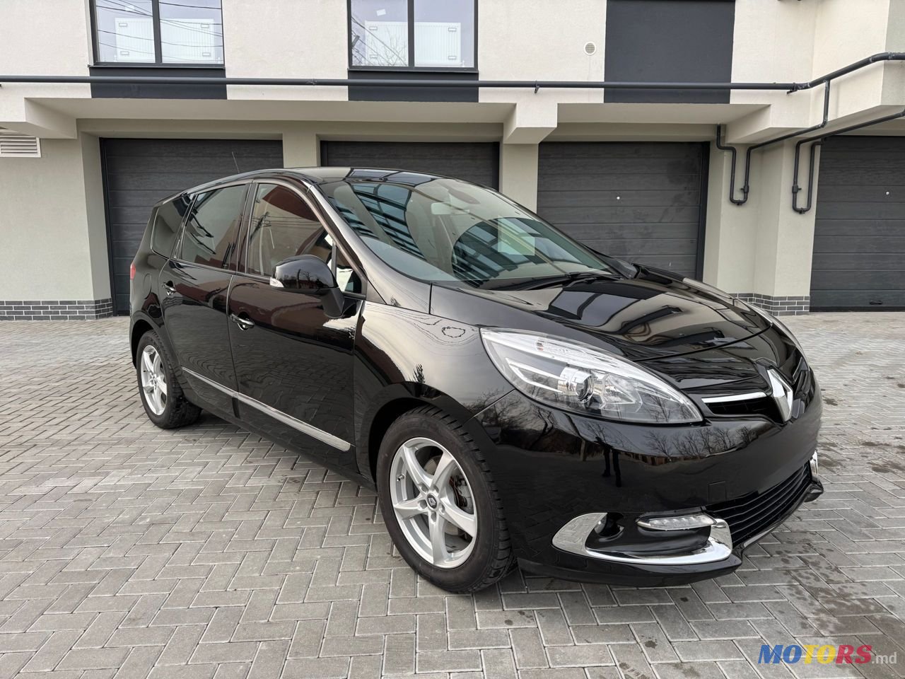 2015' Renault Grand Scenic photo #1