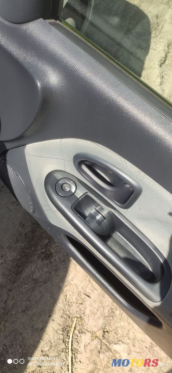 2003' Renault Clio photo #4