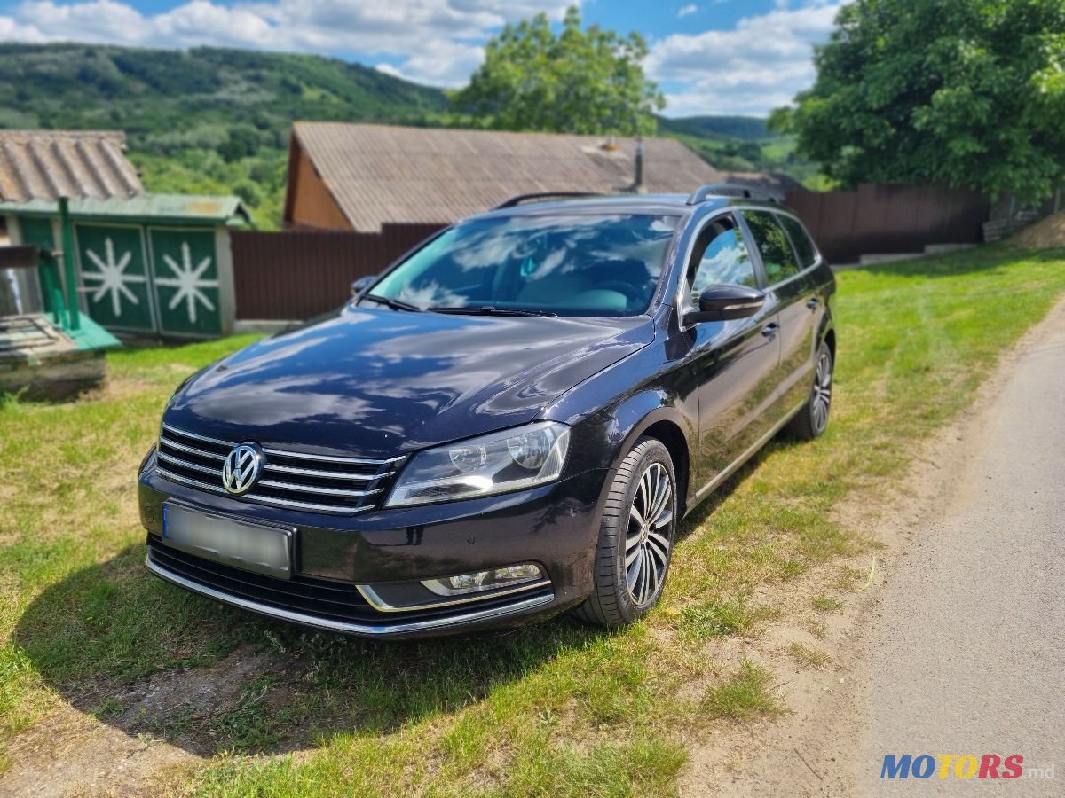 2011' Volkswagen Passat photo #1