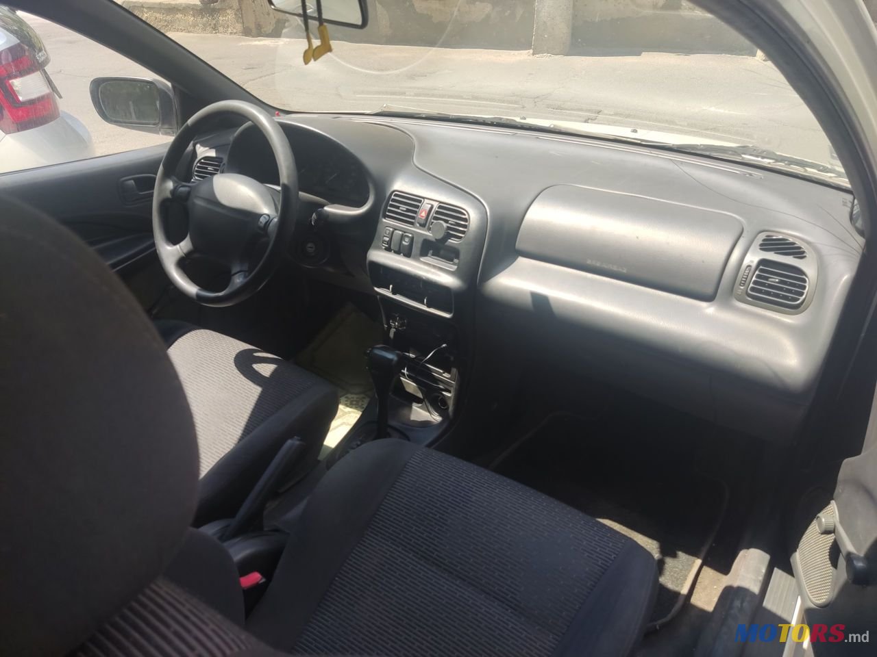 1995' Mazda 323 photo #5