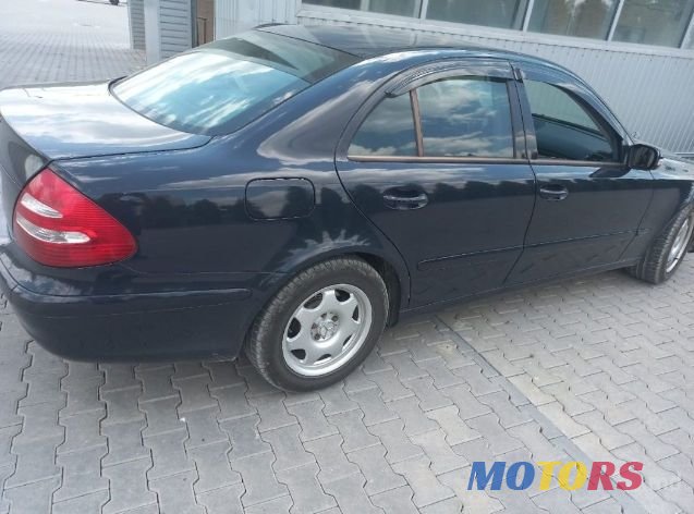 2005' Mercedes-Benz E-Class photo #2