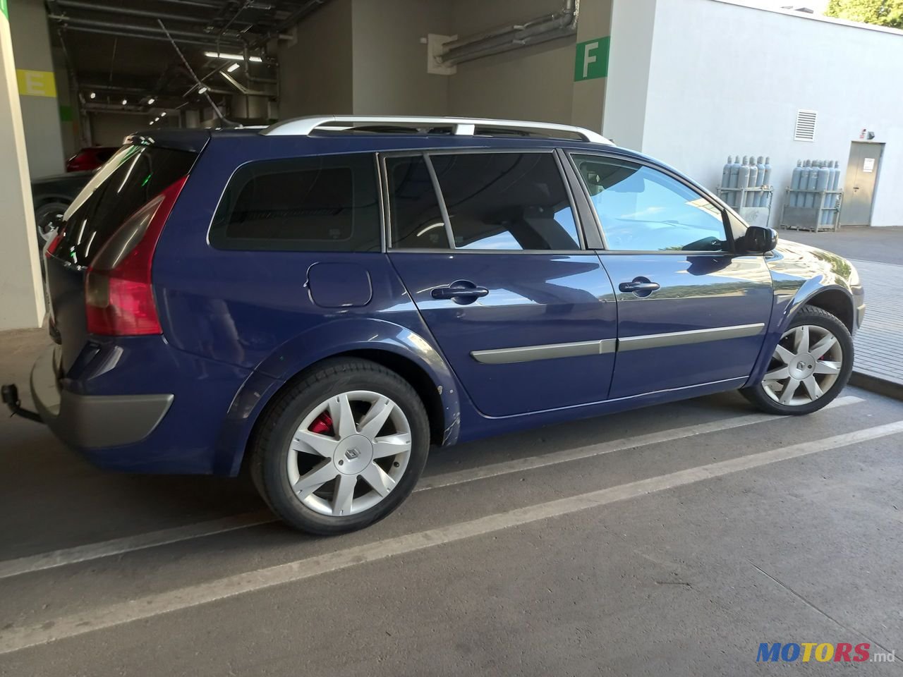 2008' Renault Megane photo #4
