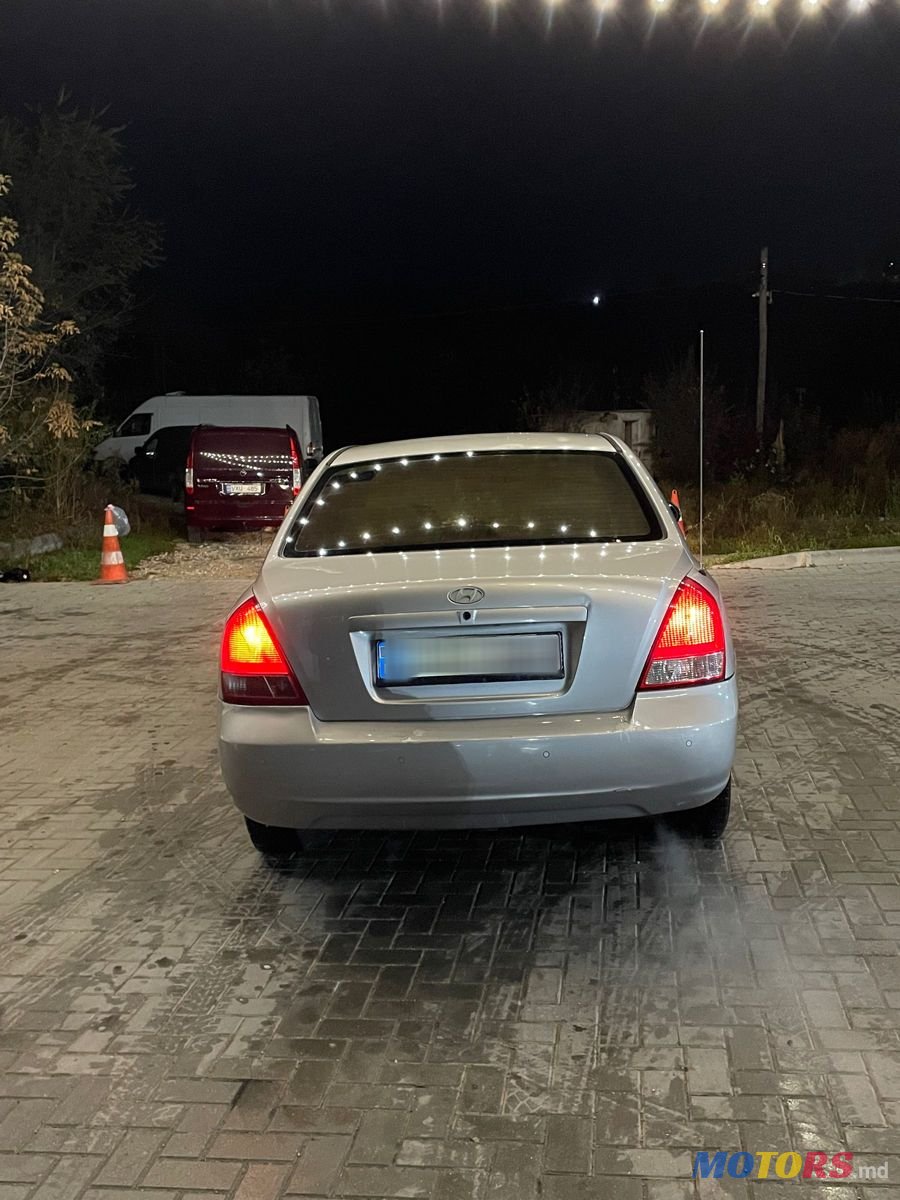 2002' Hyundai Elantra photo #6