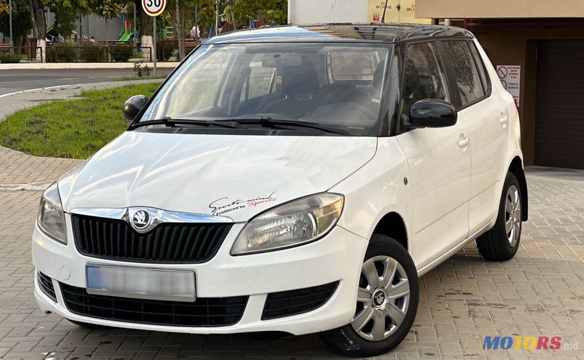 2014' Skoda Fabia photo #3