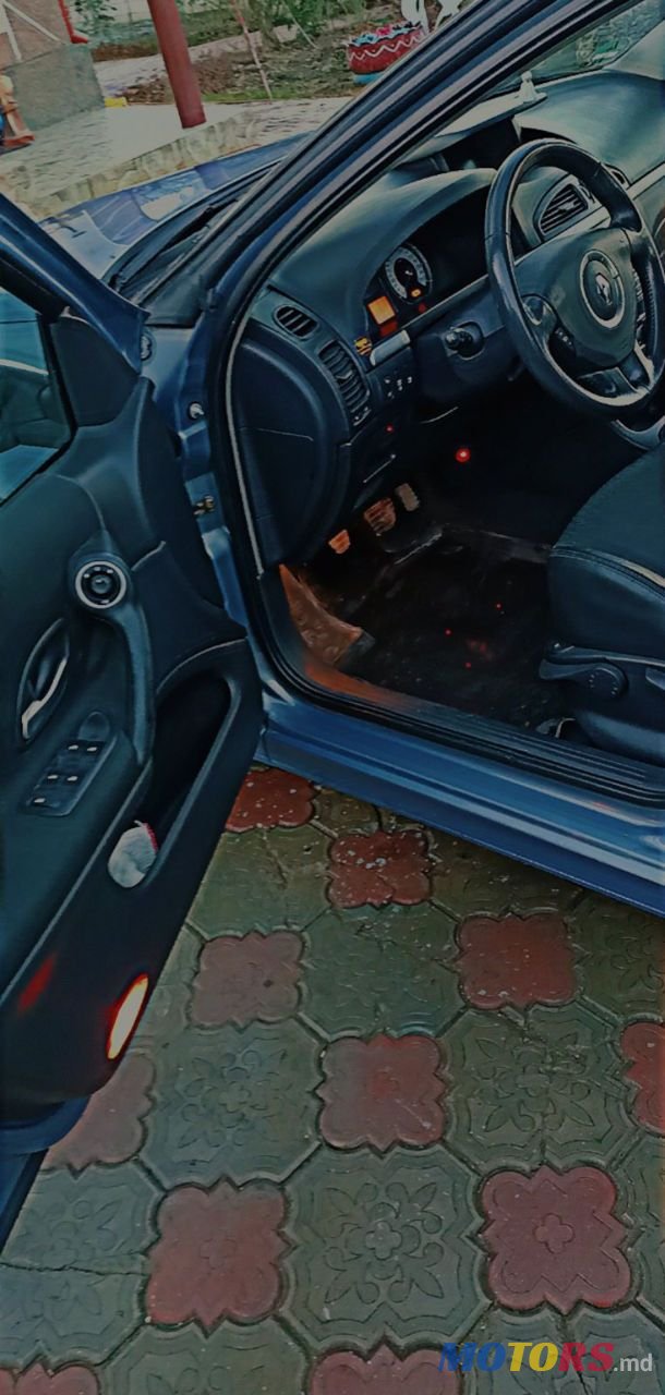 2005' Renault Laguna photo #5