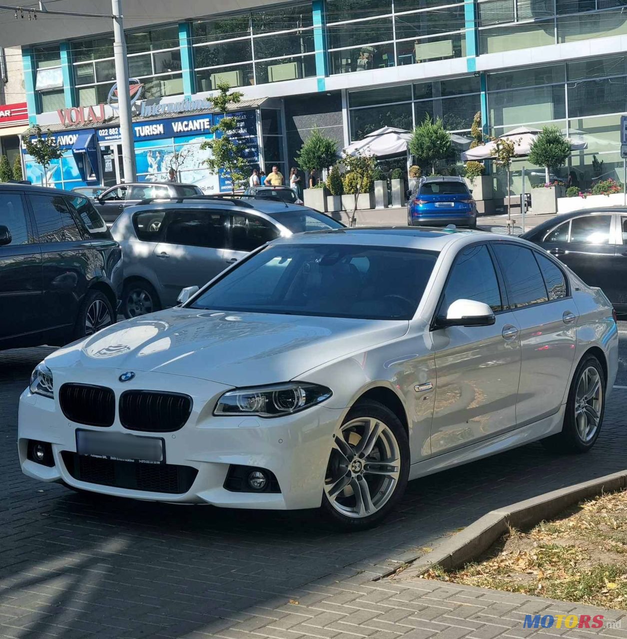 2017' BMW 5 Series photo #3