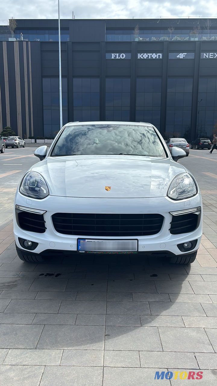 2017' Porsche Cayenne photo #1