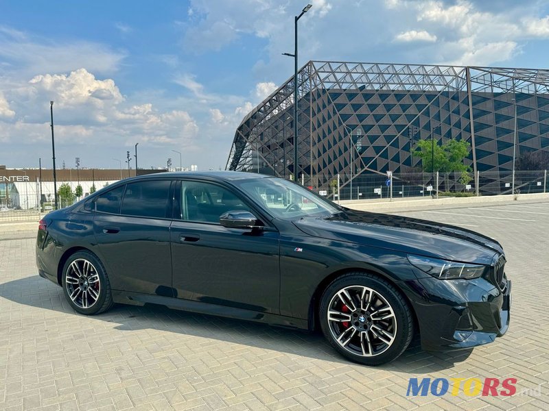 2023' BMW 5 Series photo #3