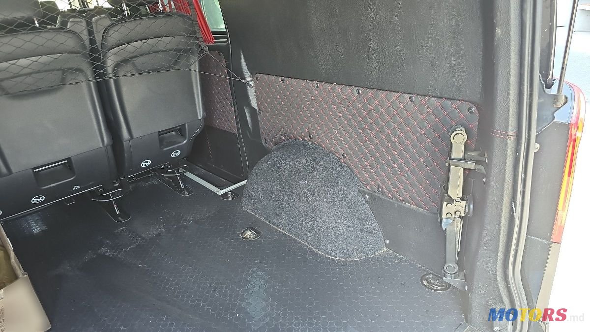 2020' Mercedes-Benz Vito photo #5