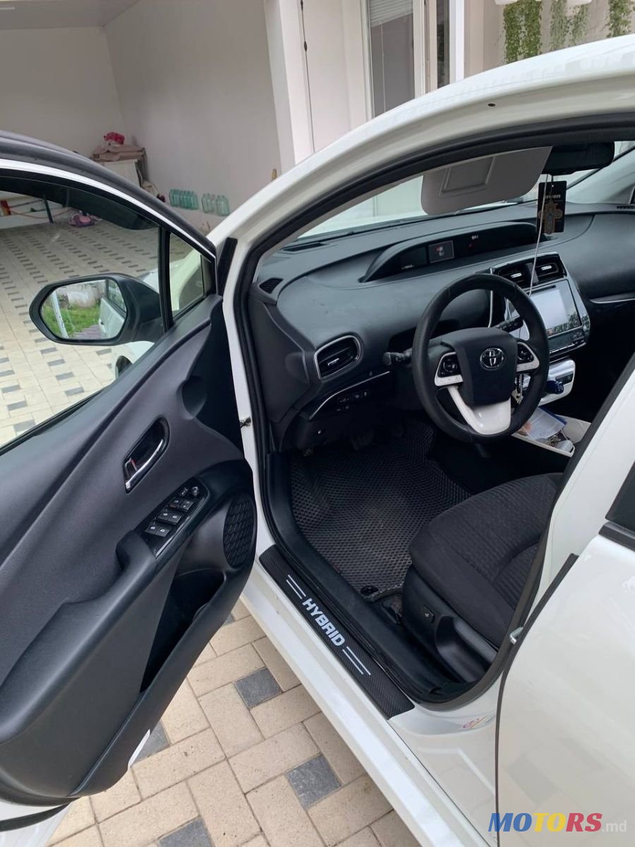 2016' Toyota Prius photo #4
