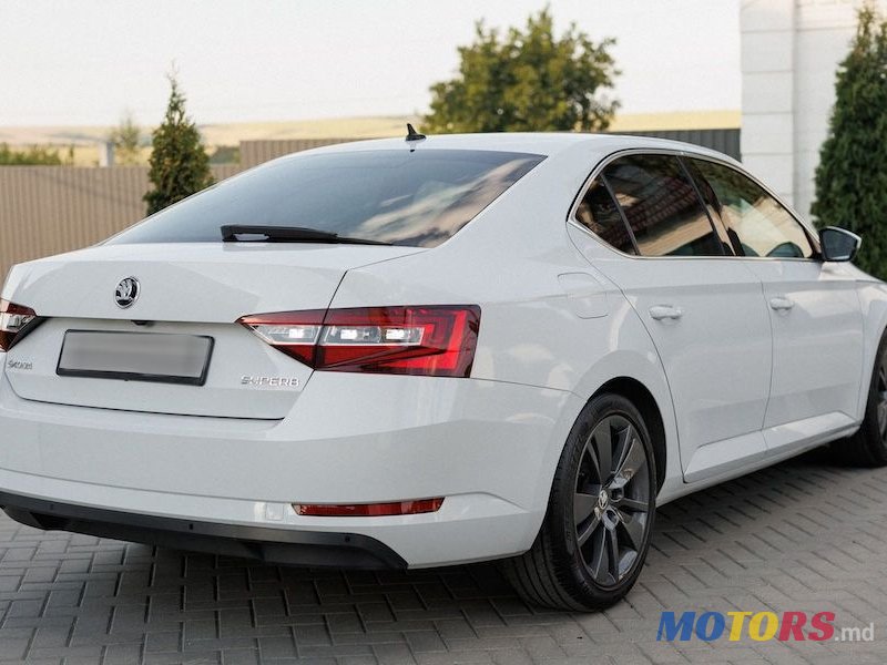 2019' Skoda Superb photo #3