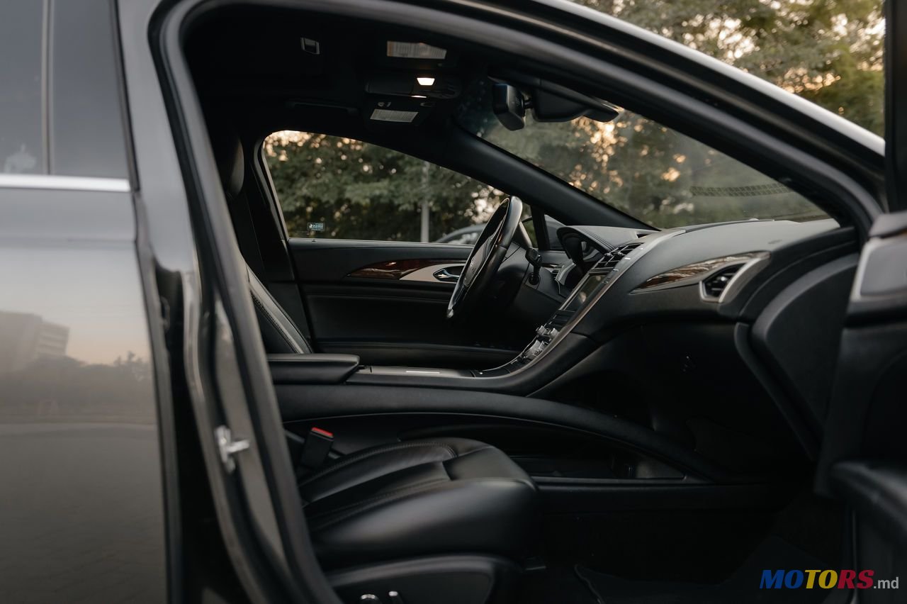 2016' Lincoln MKZ photo #6