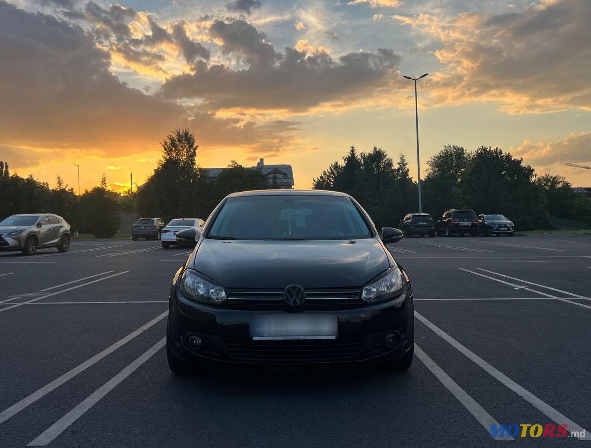 2010' Volkswagen Golf photo #2