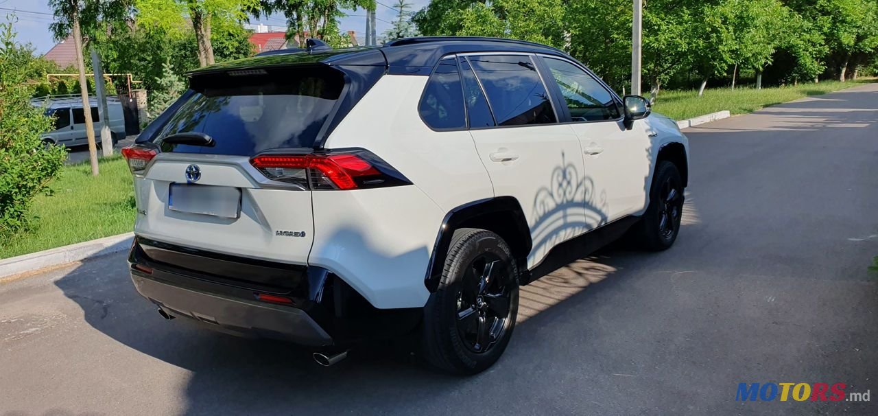 2019' Toyota RAV4 photo #2