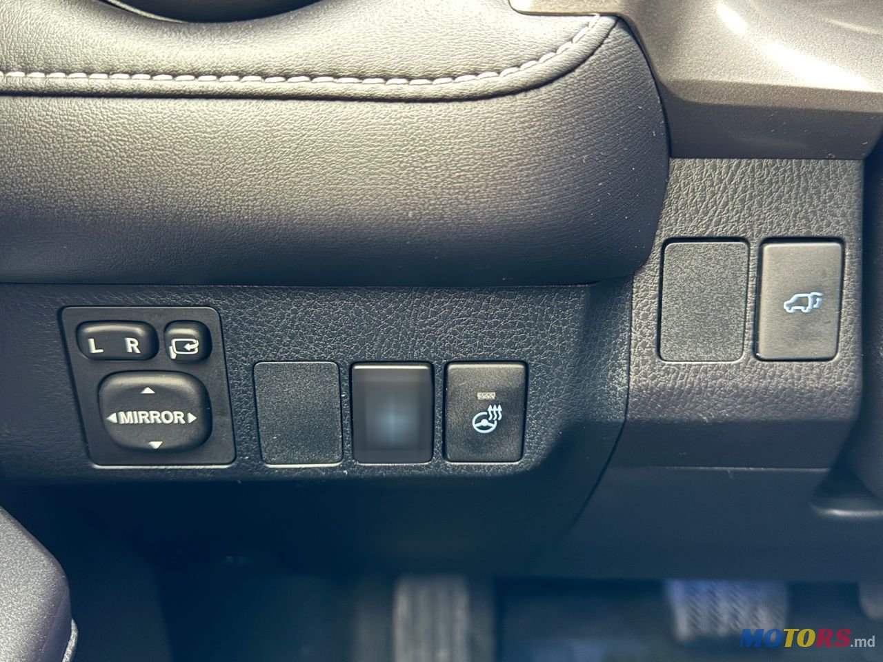 2018' Toyota RAV4 photo #6