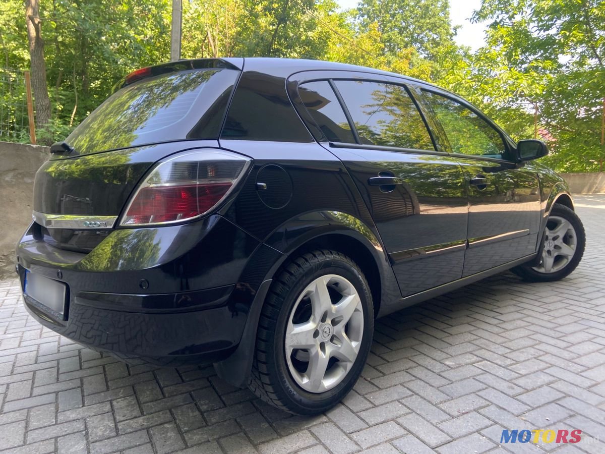 2008' Opel Astra photo #6