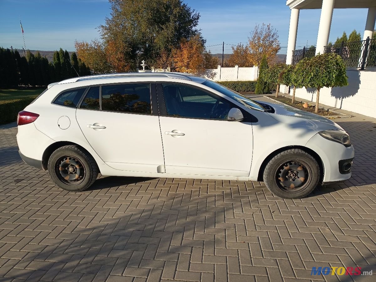 2014' Renault Megane photo #2