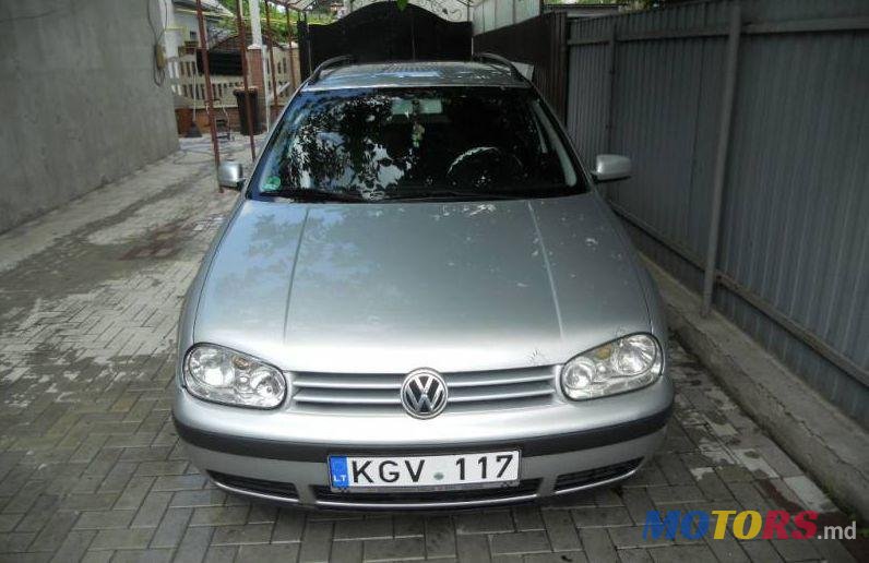 2002' Volkswagen Golf photo #1