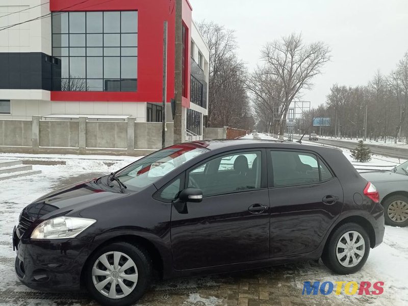 2011' Toyota Auris photo #3