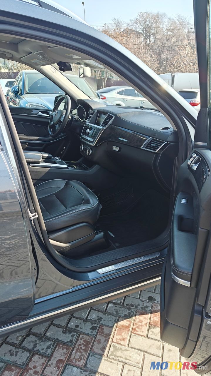 2014' Mercedes-Benz GL-Class photo #3