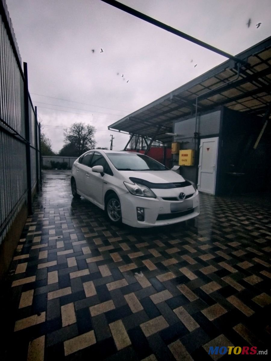 2010' Toyota Prius photo #4