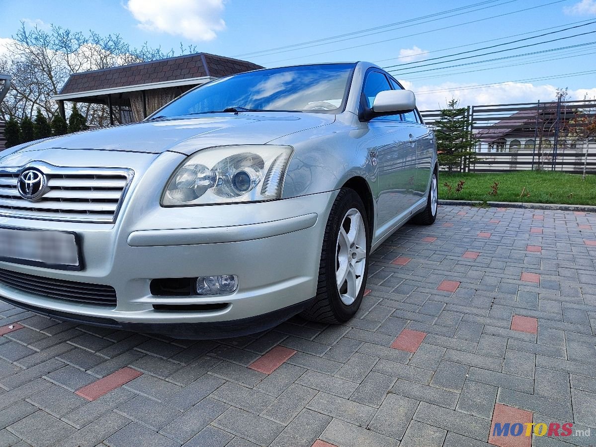 2004' Toyota Avensis photo #6