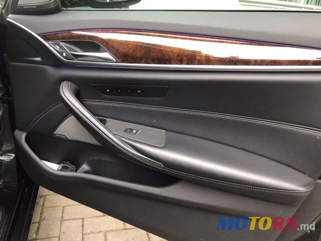 2018' BMW 5 Series photo #3