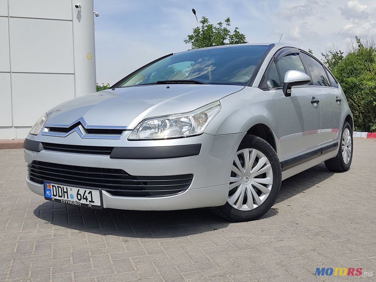 2008' Citroen C4 photo #2