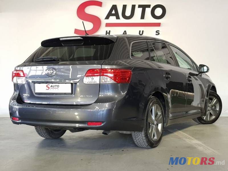 2014' Toyota Avensis photo #2