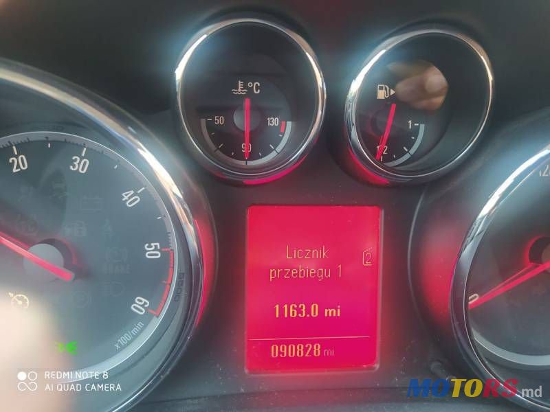 2012' Opel Astra photo #3