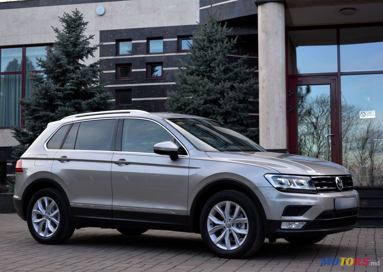 2017' Volkswagen Tiguan photo #1