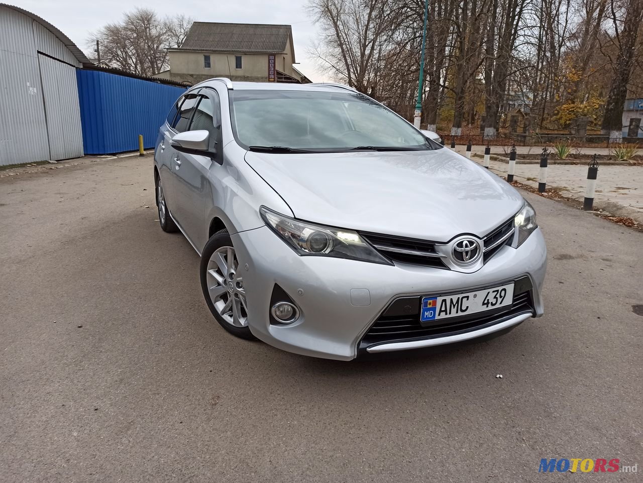 2013' Toyota Auris photo #1