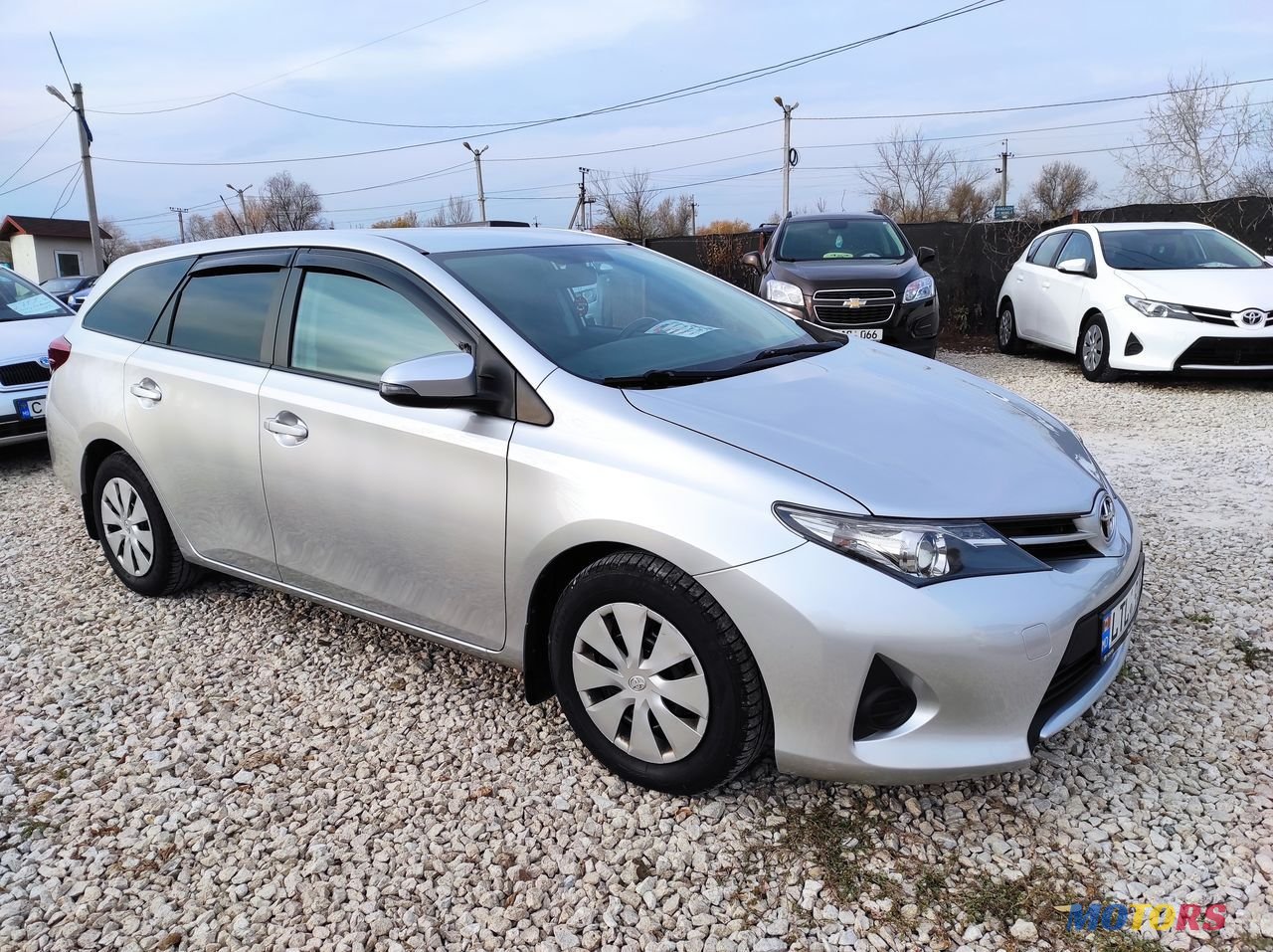 2014' Toyota Auris photo #2