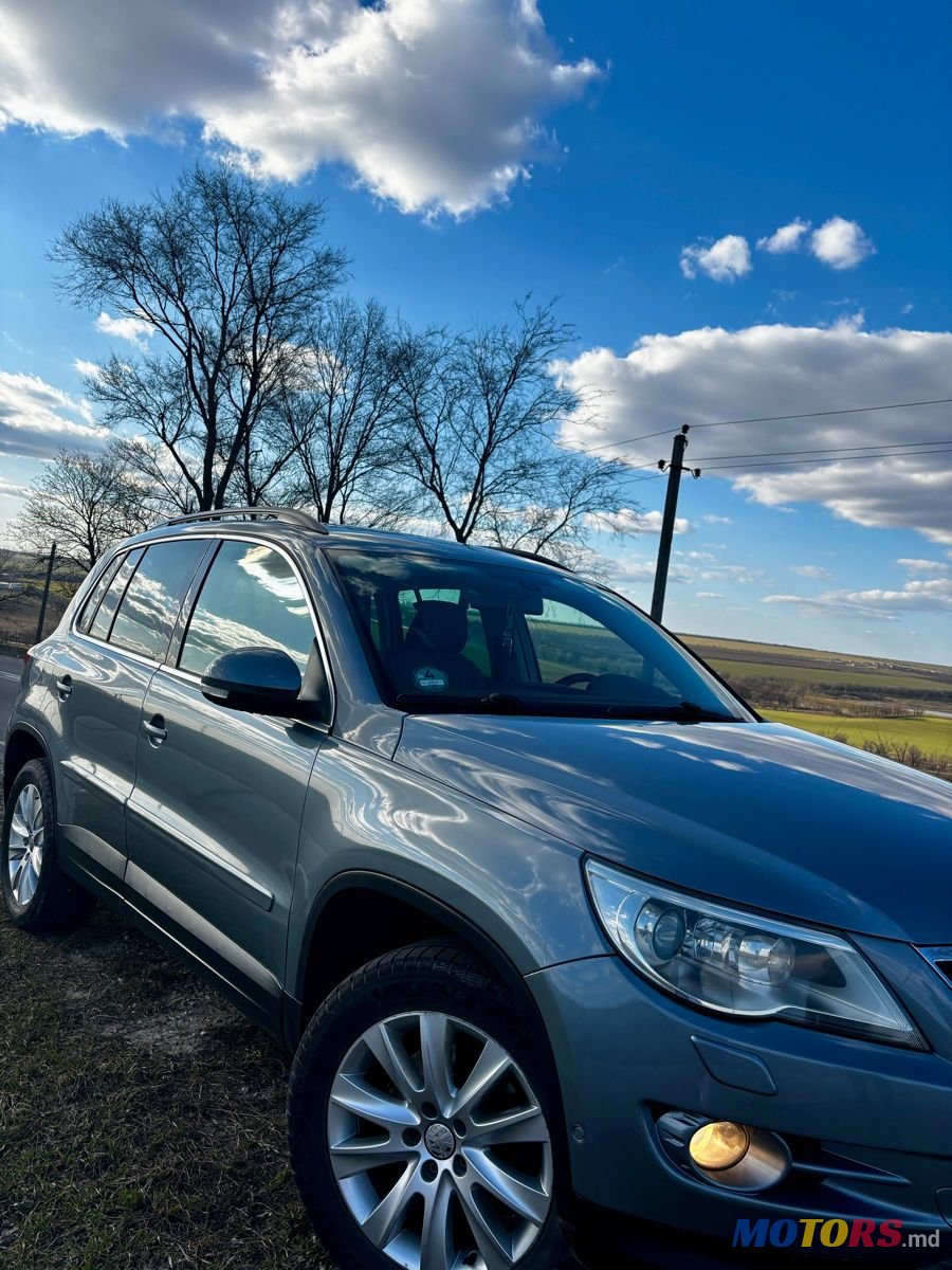 2009' Volkswagen Tiguan photo #3