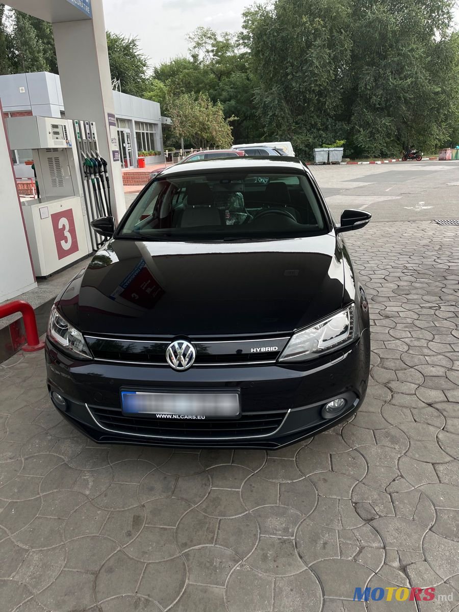 2013' Volkswagen Jetta photo #2