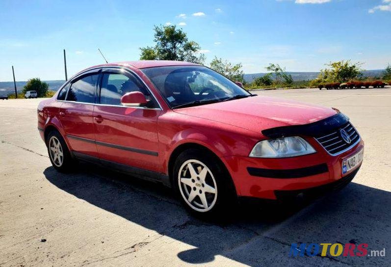 2004' Volkswagen Passat photo #1