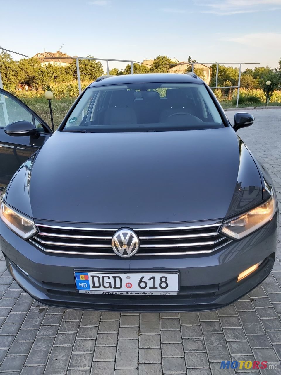 2016' Volkswagen Passat photo #2