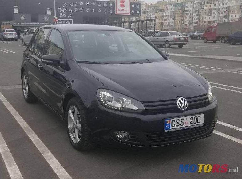 2011' Volkswagen Golf photo #1