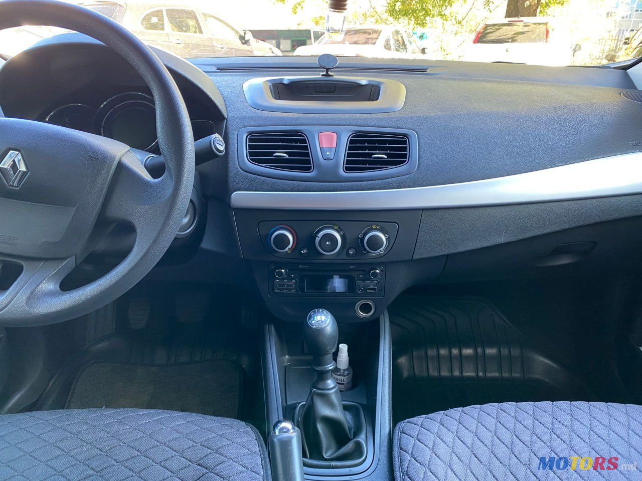 2015' Renault Fluence photo #5