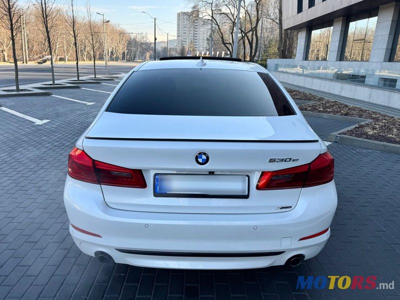 2017' BMW 5 Series photo #5