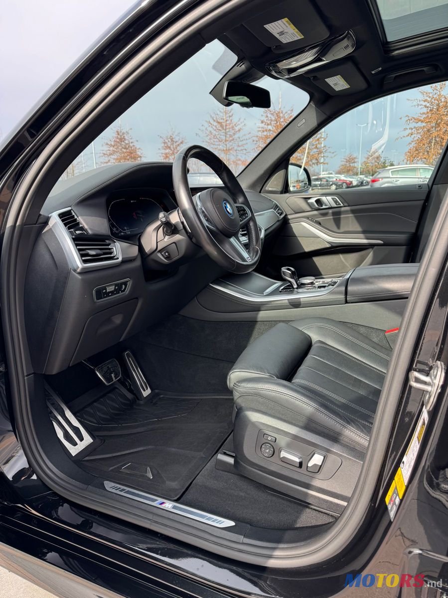 2022' BMW X5 photo #6