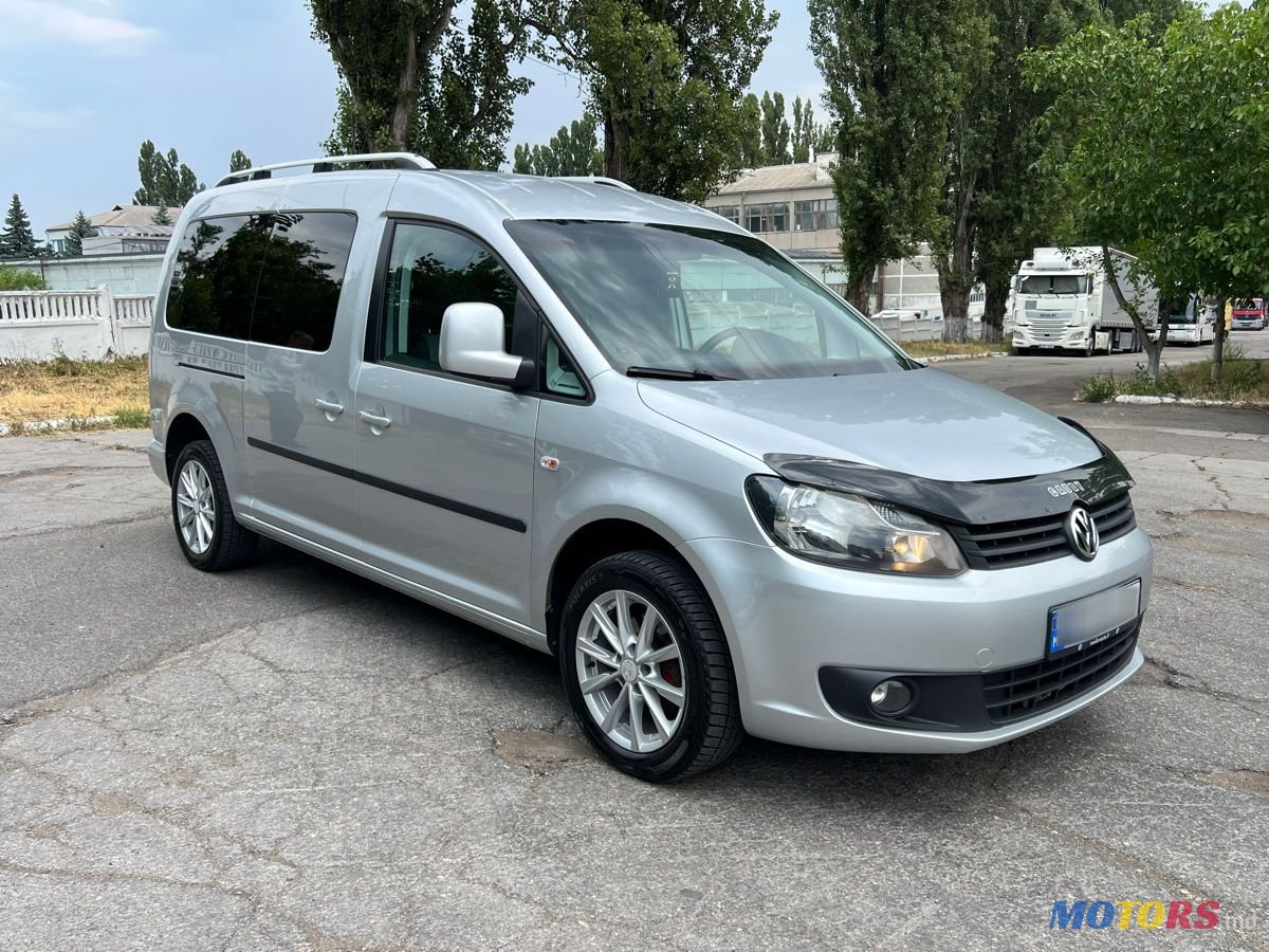 2011' Volkswagen Caddy photo #2