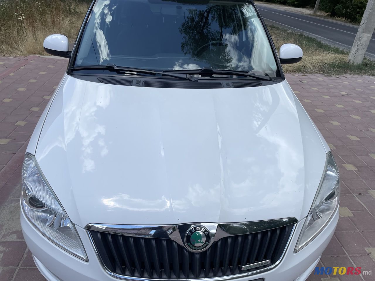 2011' Skoda Fabia photo #3