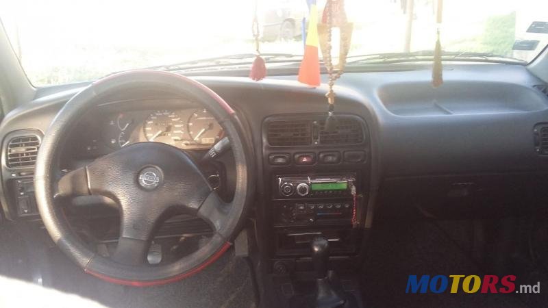 1991' Nissan Primera photo #3