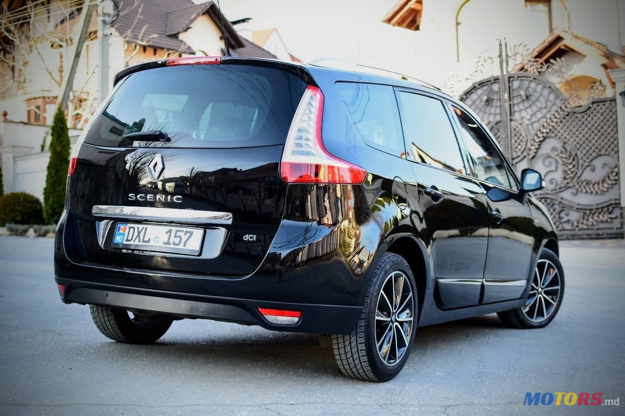 2013' Renault Grand Scenic photo #2