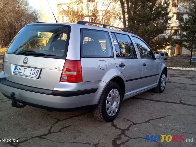 2005' Volkswagen Golf photo #4