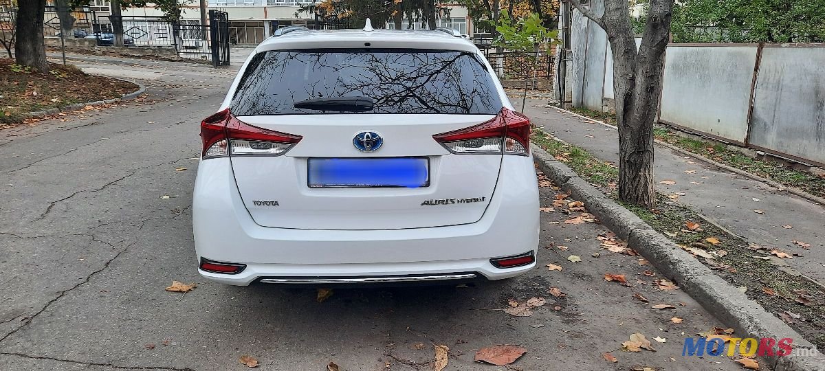 2016' Toyota Auris photo #2