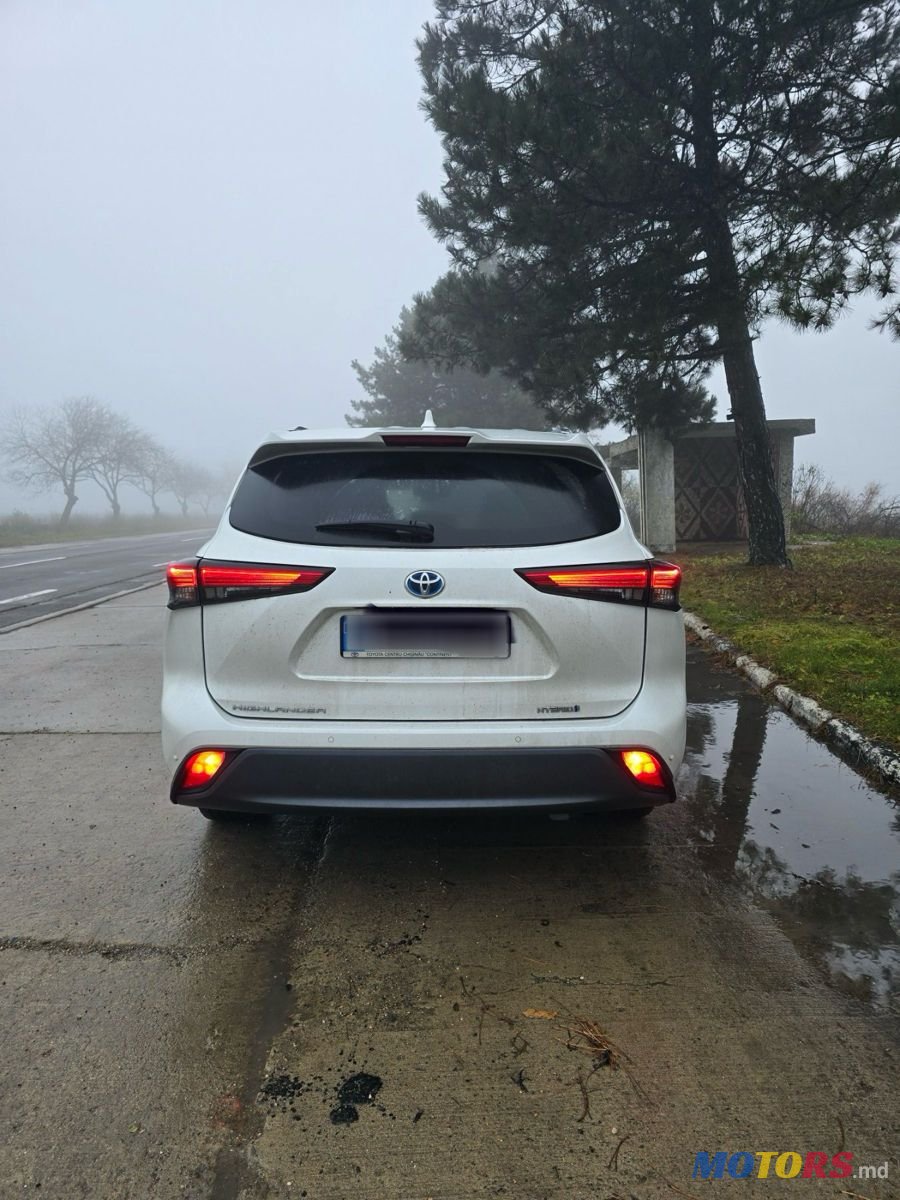2022' Toyota Highlander photo #2