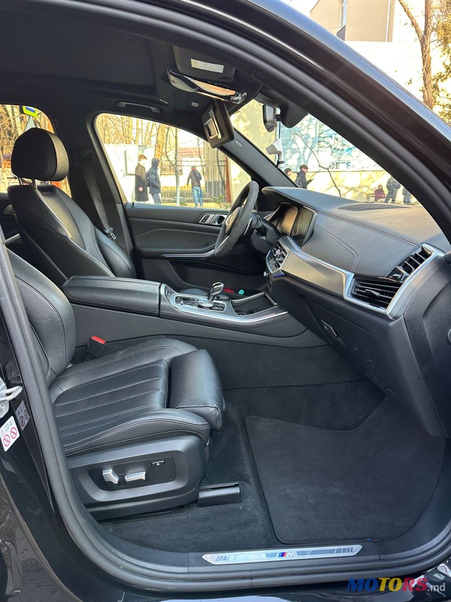 2020' BMW X5 photo #6
